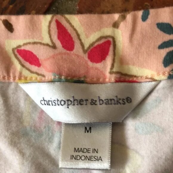 Christopher & Banks Artistic Floral V-Neck Missy Tee szM - Picture 5 of 9